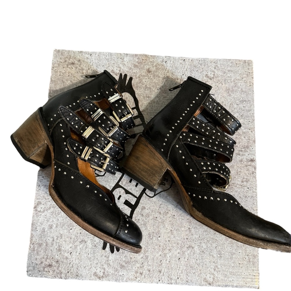 Freebird Felicity by Steven - Black Strappy w/chunky Block Heel - Picture 4 of 7